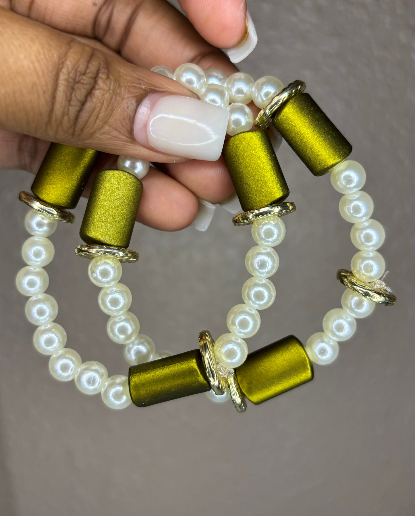Pearly olive beaded bracelet