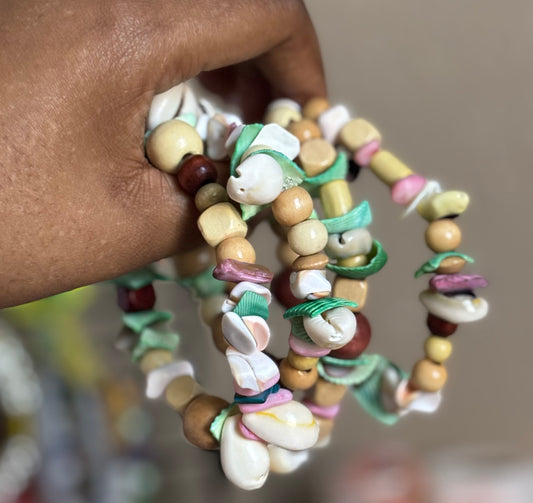 Seashell bracelets🥰