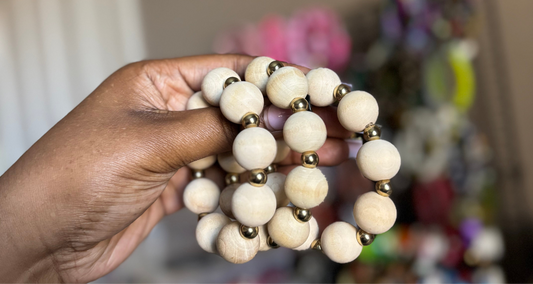 Brown wooded beaded bracelet 😍