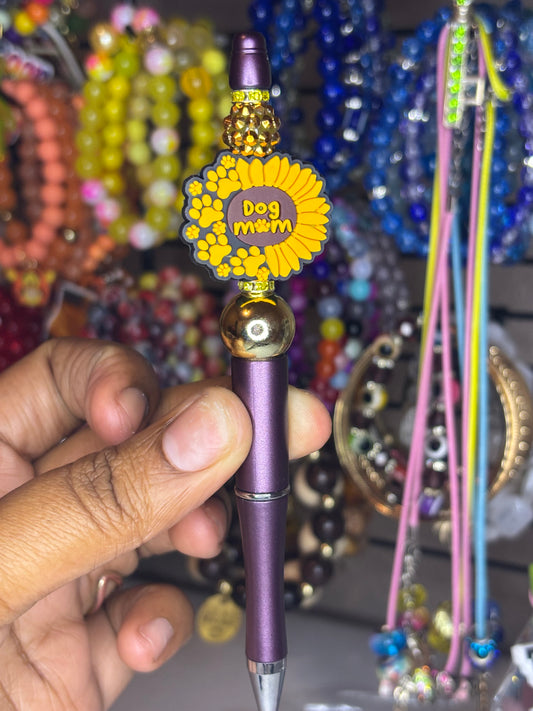 Dog mom pen 🤎