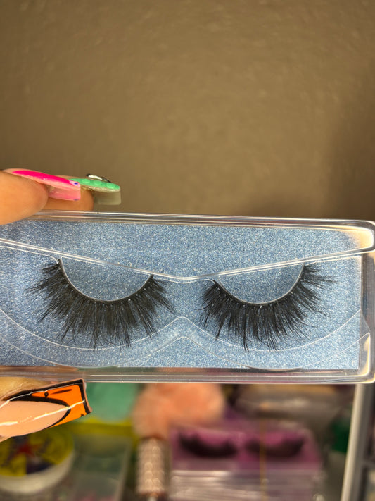 Classy lashes