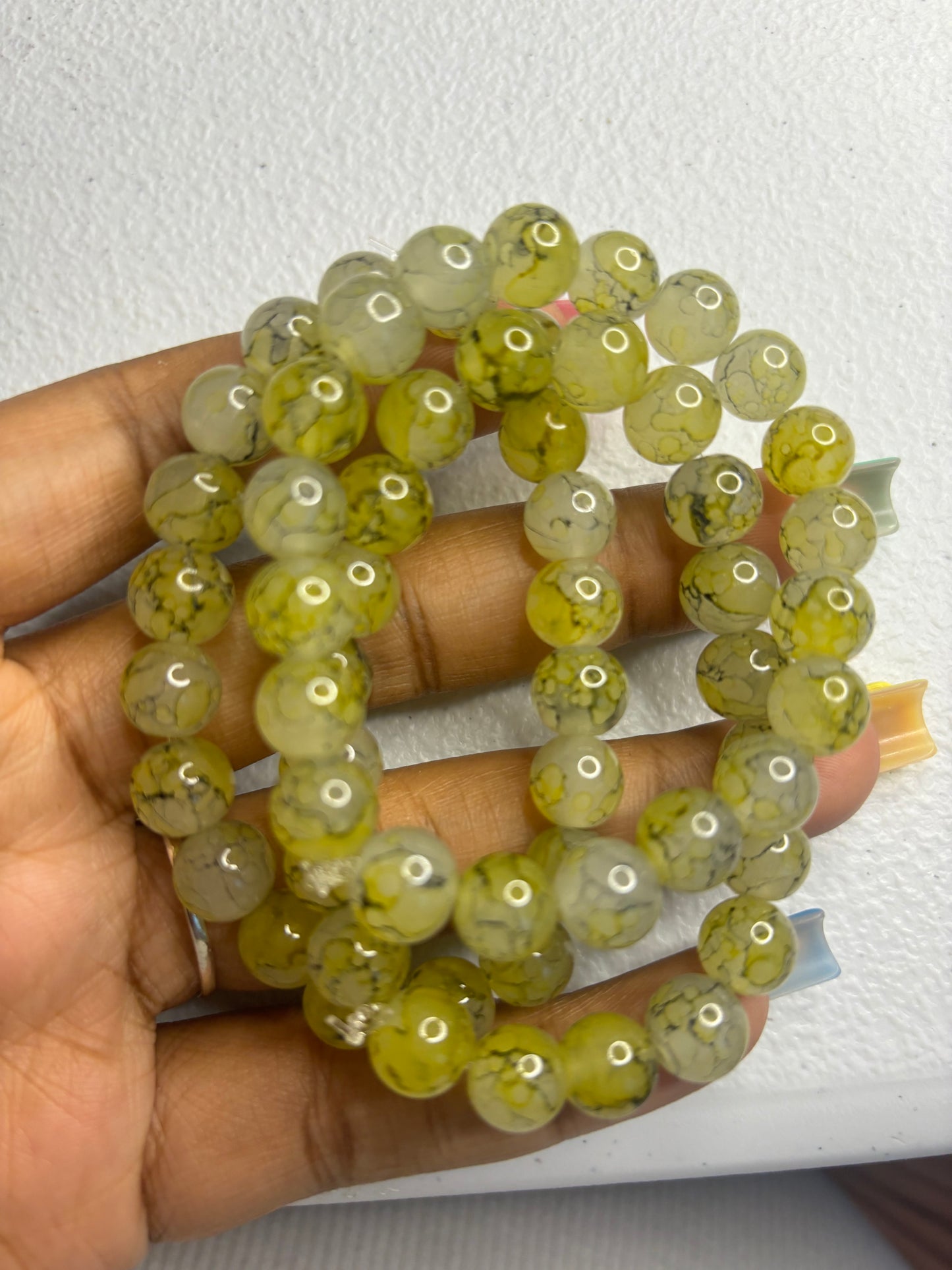 Yellow lighting beaded bracelet